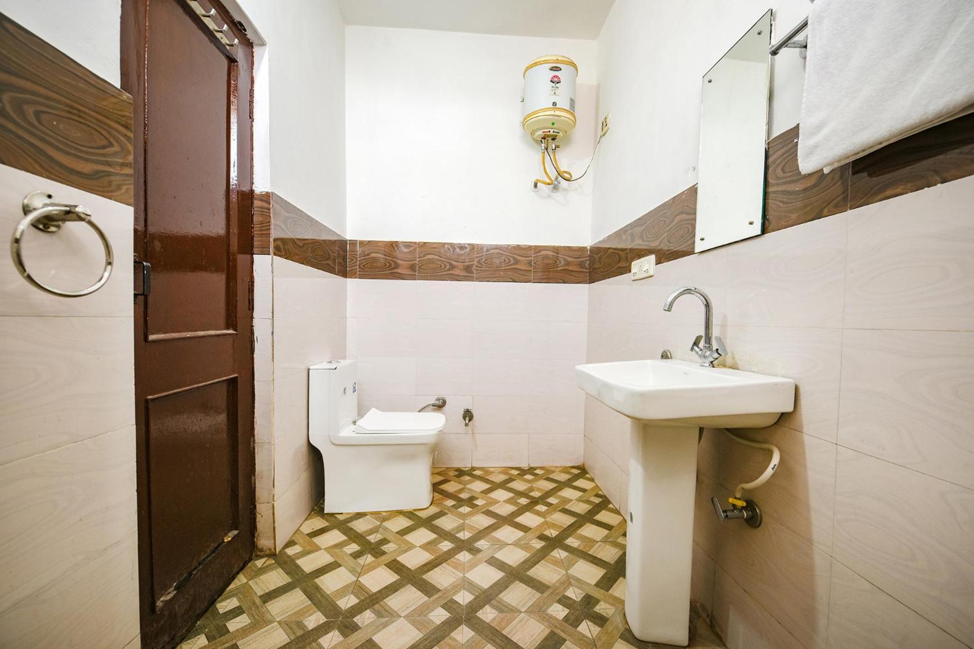 Fabexpress Diamond Sec 45 Hotel Chandīgarh Buitenkant foto