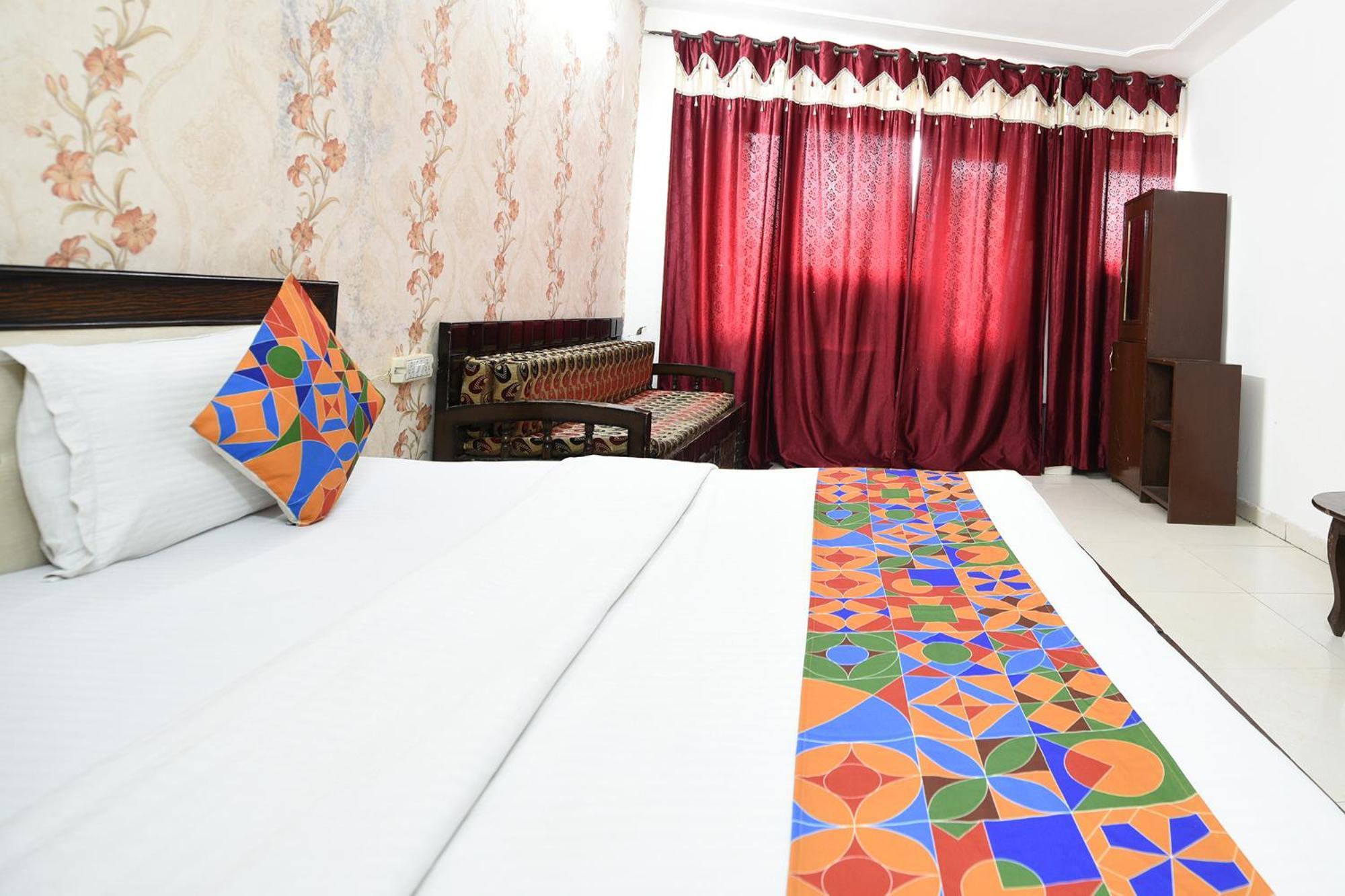Fabexpress Diamond Sec 45 Hotel Chandīgarh Buitenkant foto